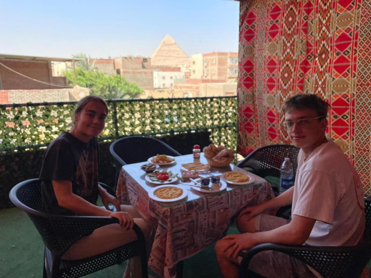 Jana Pyramids View In 3 Bed and Breakfast Kafret el-Gabal Buitenkant foto