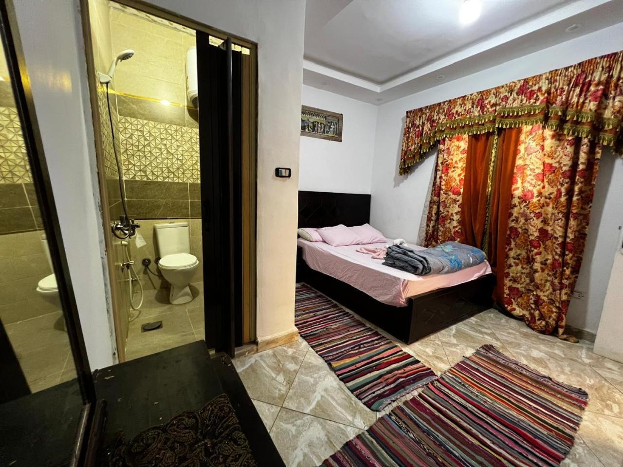 Jana Pyramids View In 3 Bed and Breakfast Kafret el-Gabal Buitenkant foto