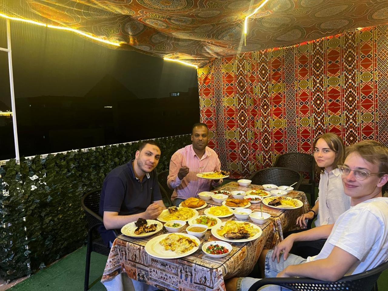 Jana Pyramids View In 3 Bed and Breakfast Kafret el-Gabal Buitenkant foto