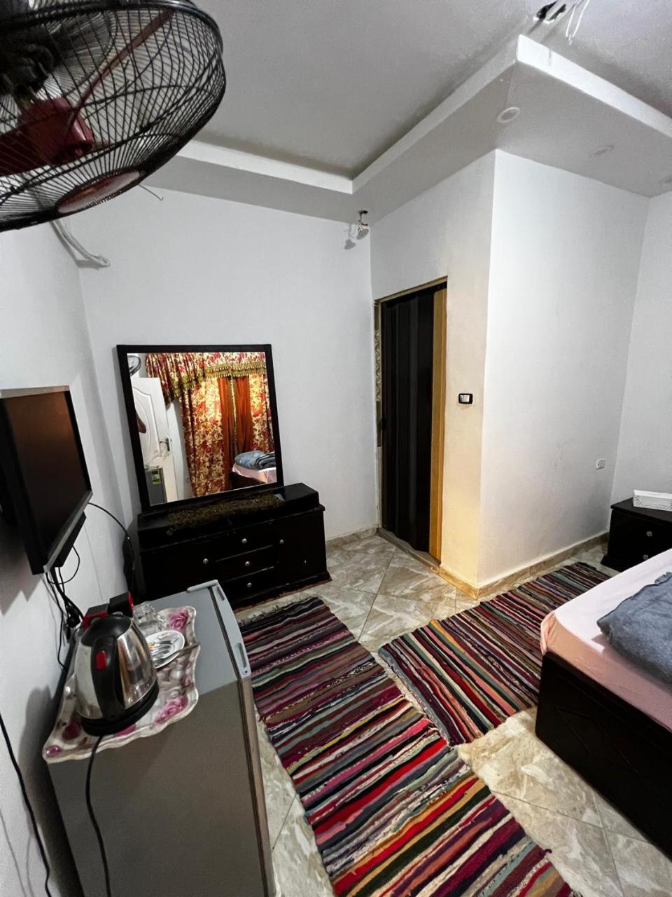 Jana Pyramids View In 3 Bed and Breakfast Kafret el-Gabal Buitenkant foto