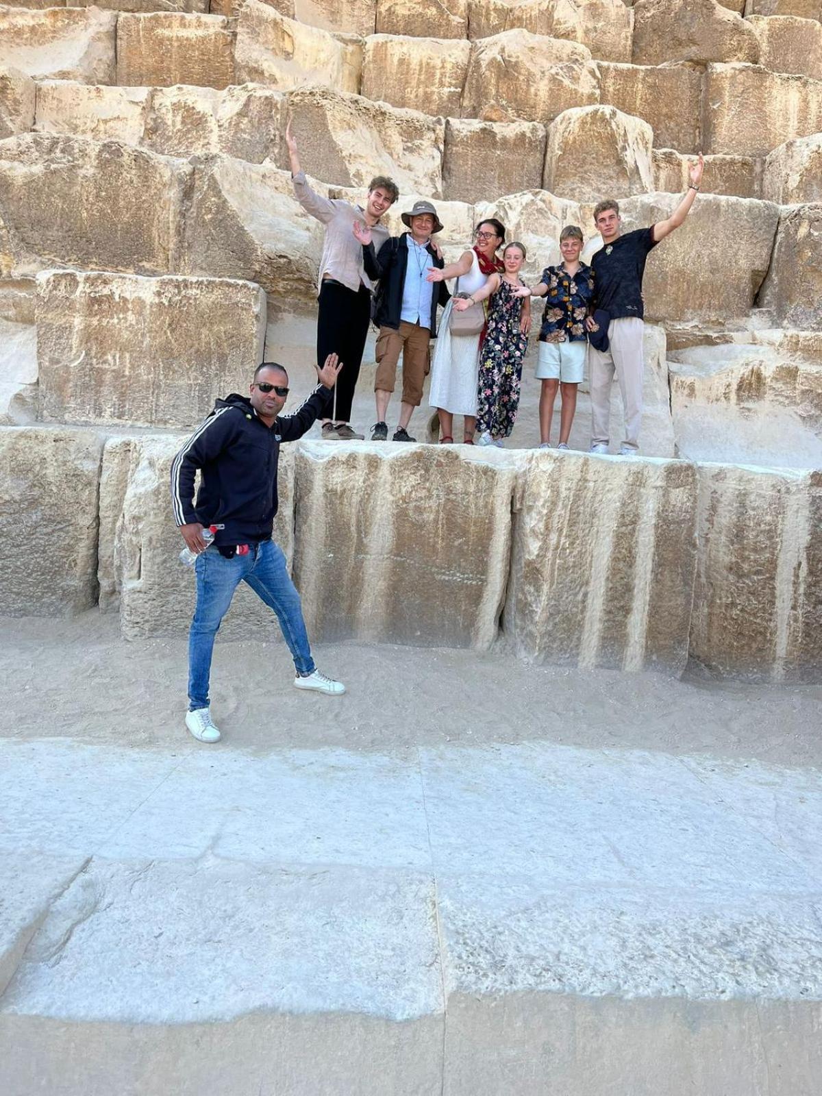 Jana Pyramids View In 3 Bed and Breakfast Kafret el-Gabal Buitenkant foto
