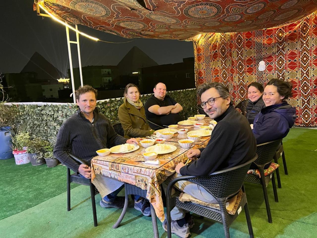 Jana Pyramids View In 3 Bed and Breakfast Kafret el-Gabal Buitenkant foto